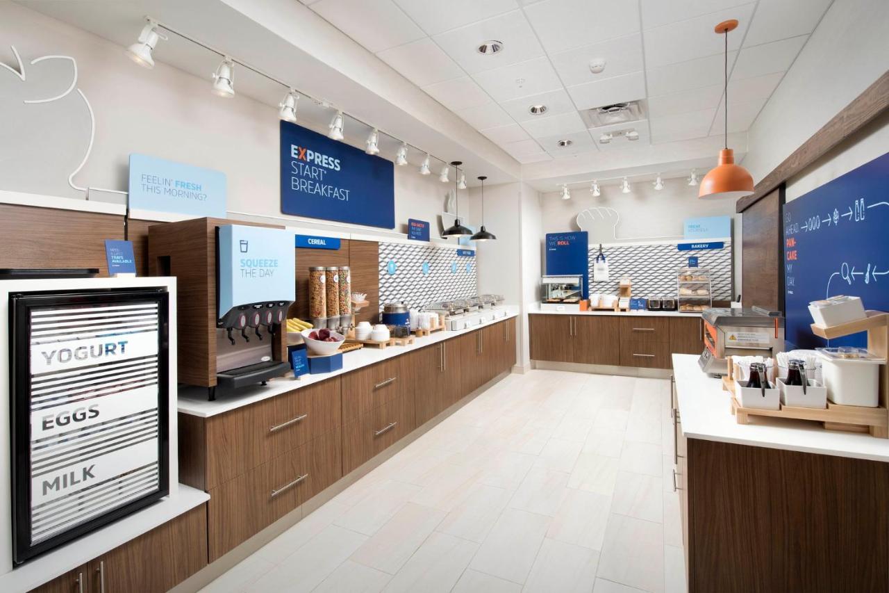 Holiday Inn Express Asheville Woodfin By Ihg Ngoại thất bức ảnh